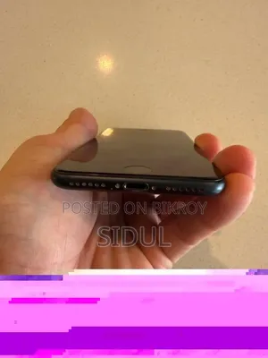Apple iPhone SE 128 GB Black