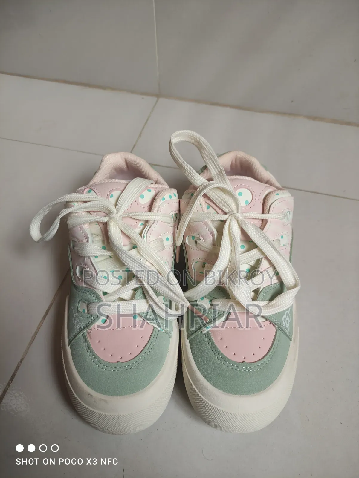 New Shoes Sell for Women's