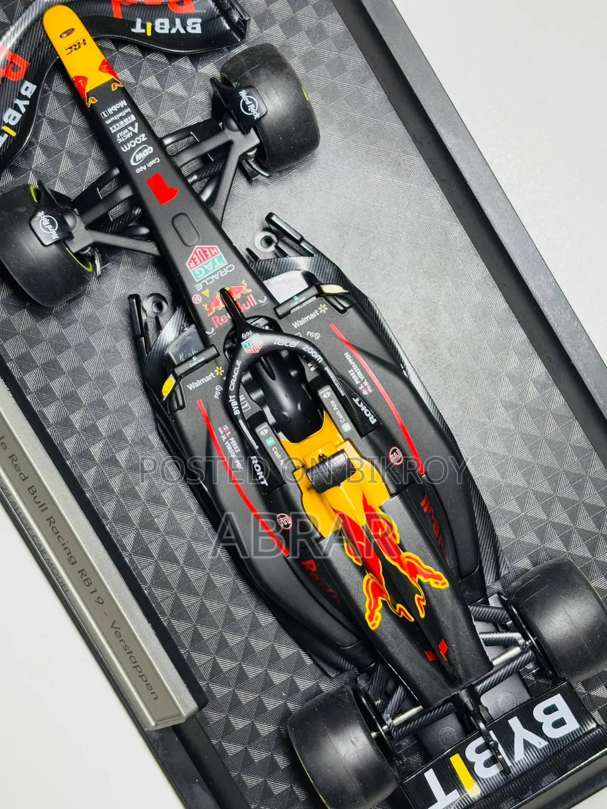 Diecast Model Car 1:24 Alloy Red Bull RB19 F1 Metal Car