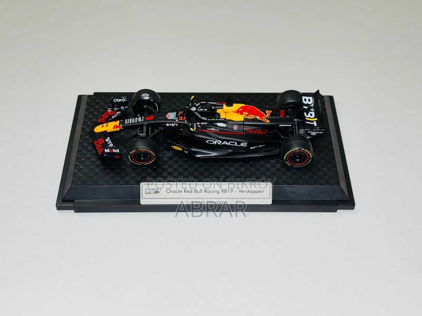 Diecast Model Car 1:24 Alloy Red Bull RB19 F1 Metal Car