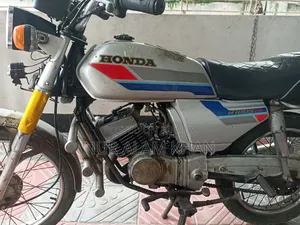 Honda 1990 Silver