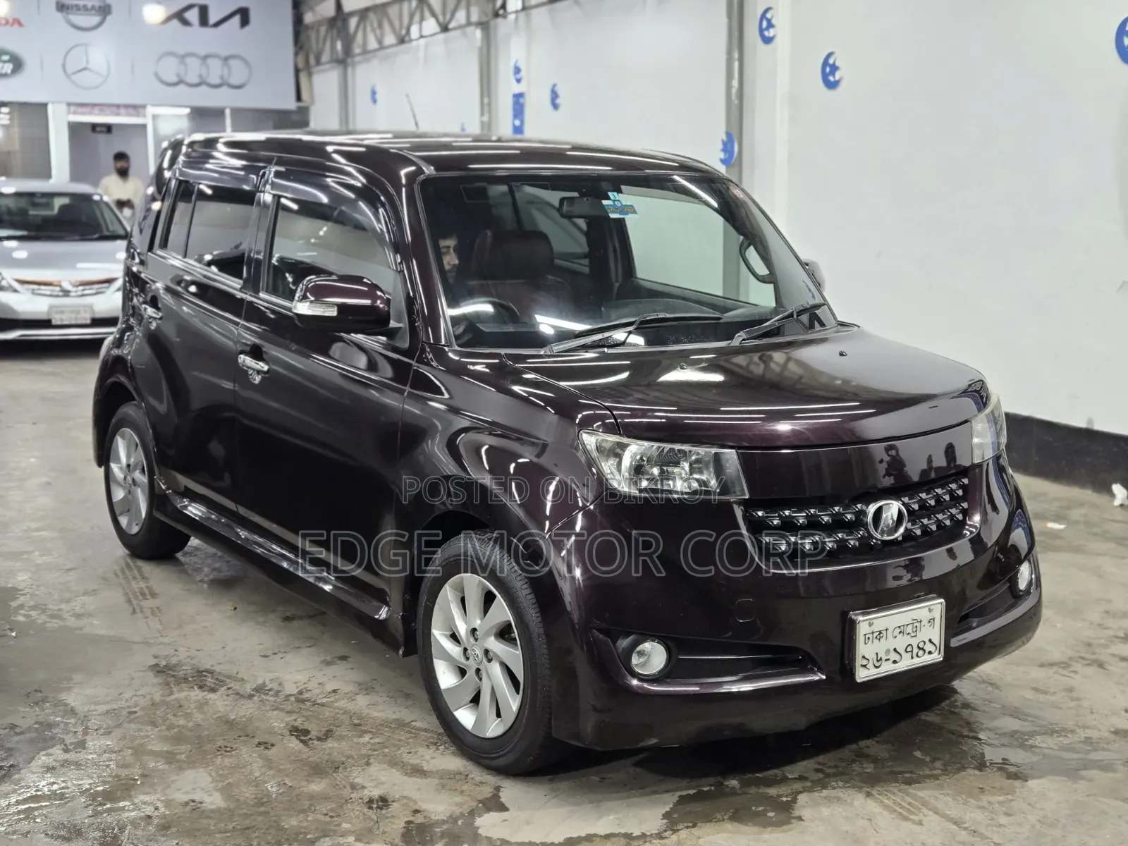 Toyota bB 2011 Brown