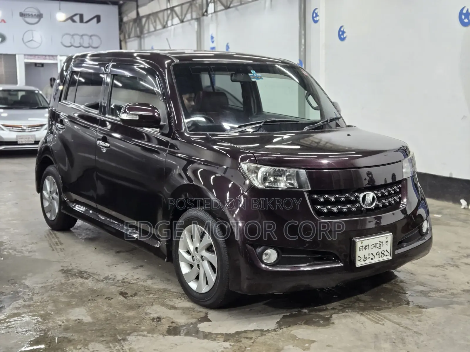 Toyota bB 2011 Brown