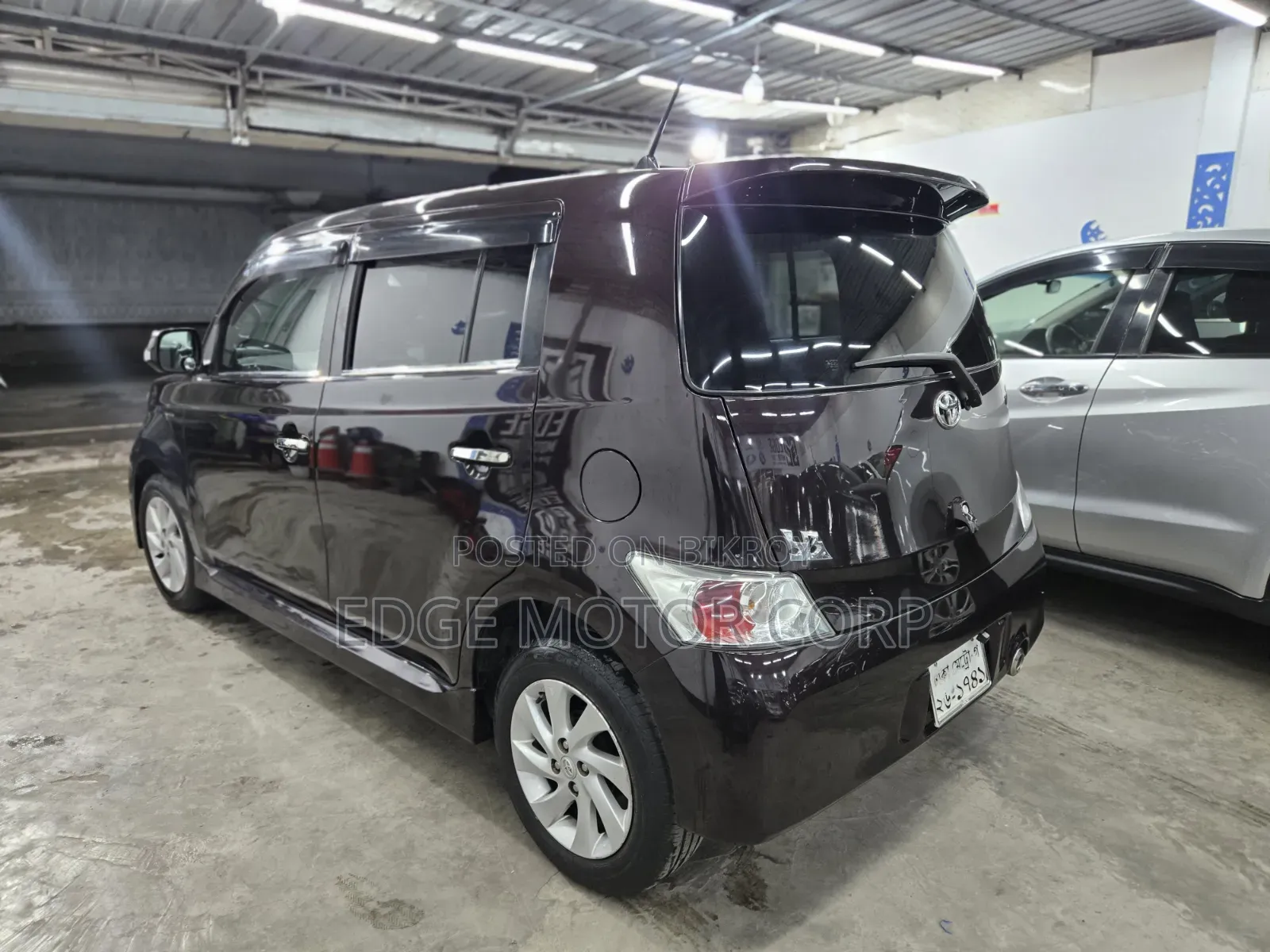 Toyota bB 2011 Brown