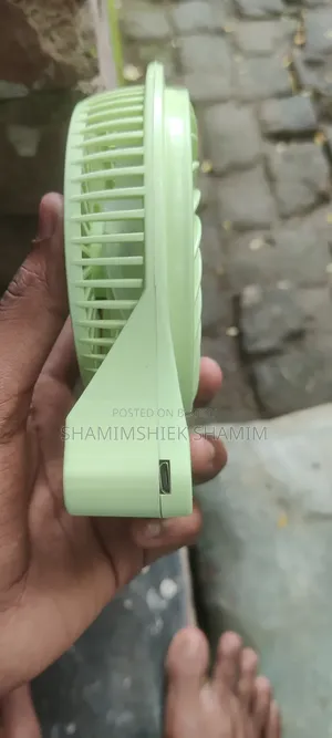 পোর্টেবলে রিচার্জবলে ফ্যান