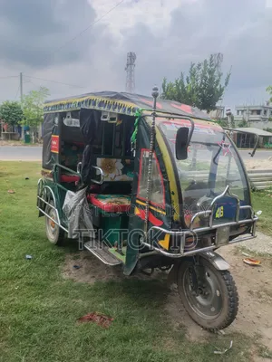 মোটরসাইকেল ২০২৫ নীল