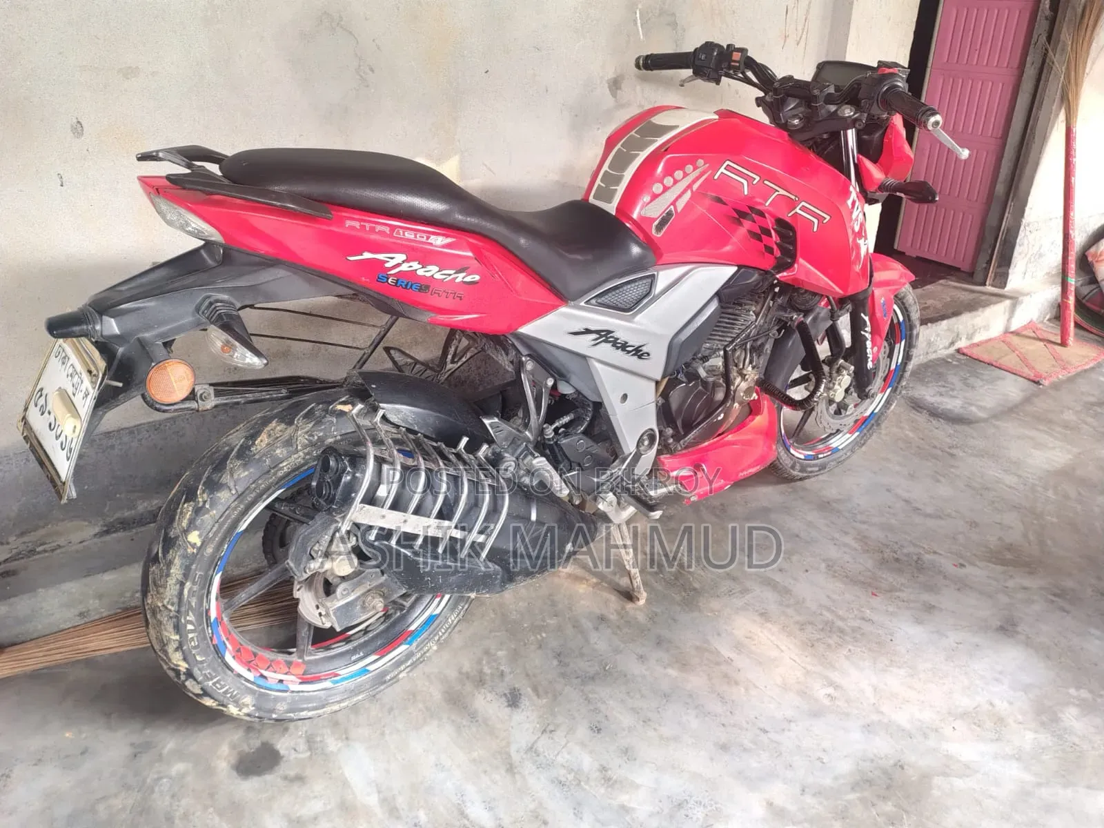 TVS Apache 160 4V 2022 Red