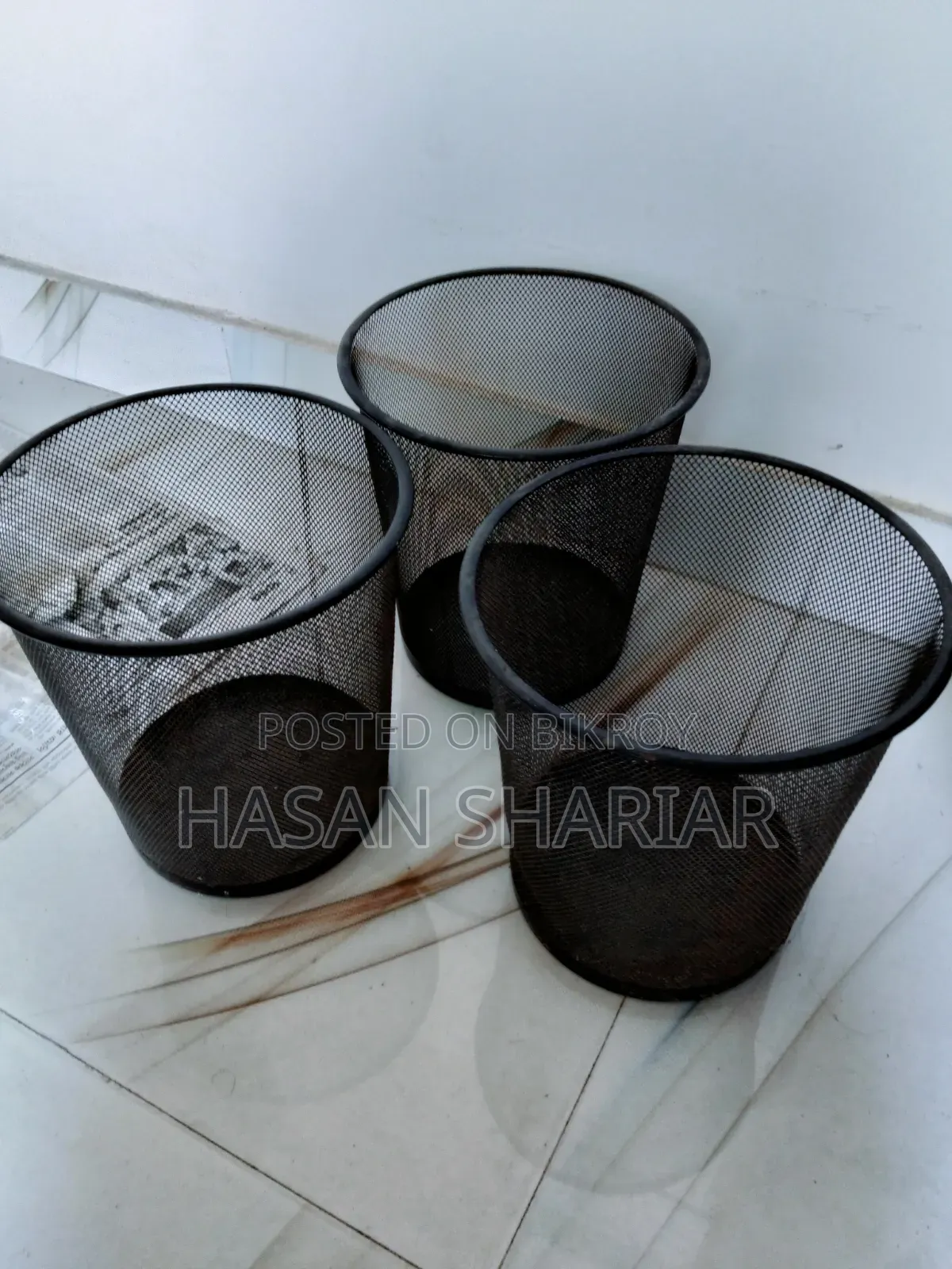 Iron Net Classical Trash Can.