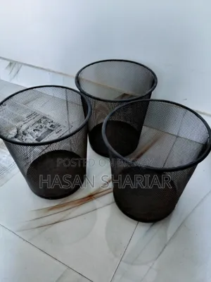 Iron Net Classical Trash Can.