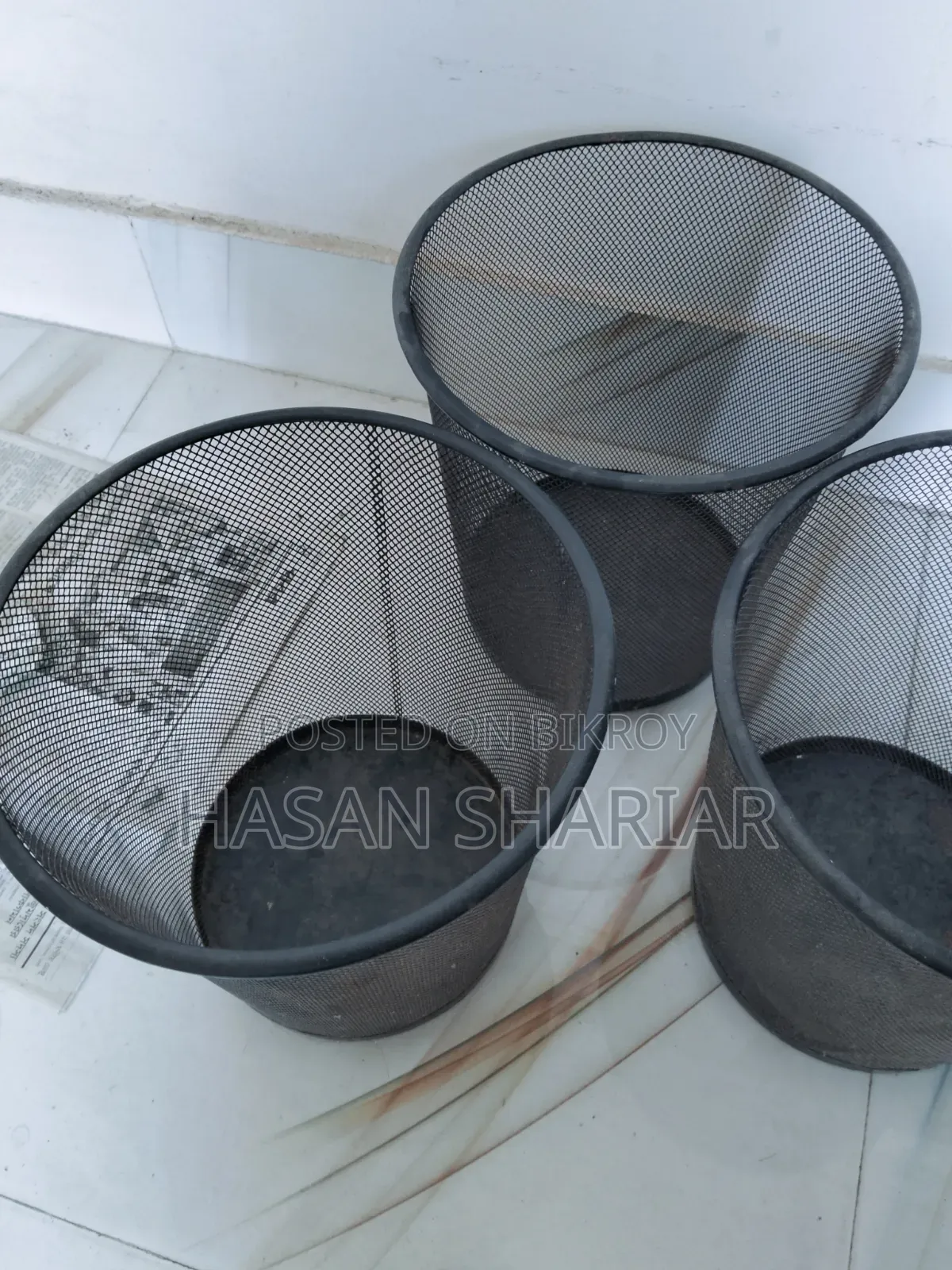 Iron Net Classical Trash Can.