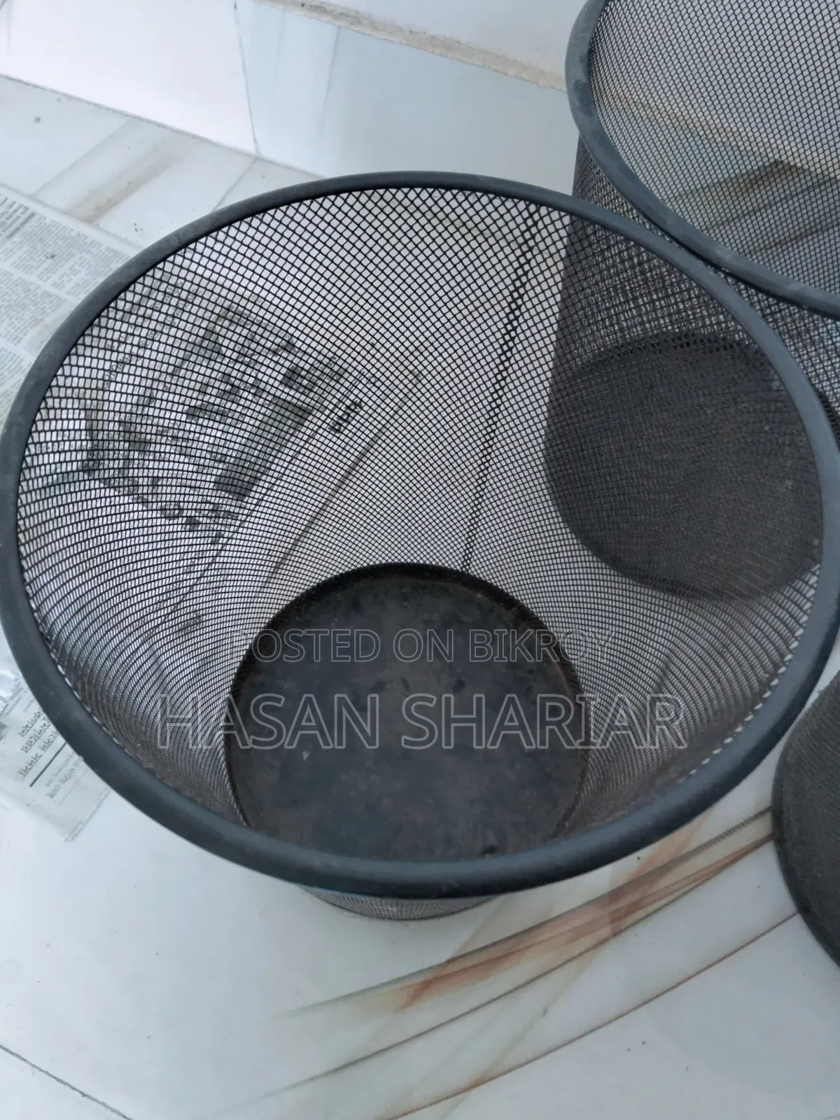 Iron Net Classical Trash Can.