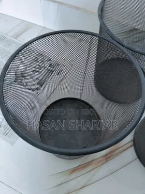 Iron Net Classical Trash Can.