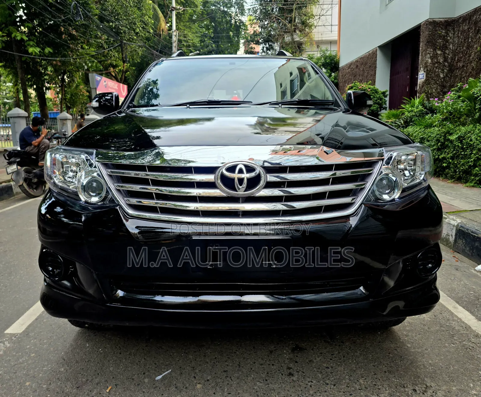 Toyota Fortuner 2013 Black