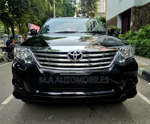 Toyota Fortuner 2013 Black