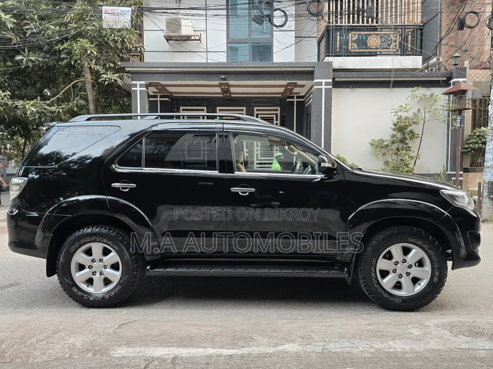 Toyota Fortuner 2013 Black