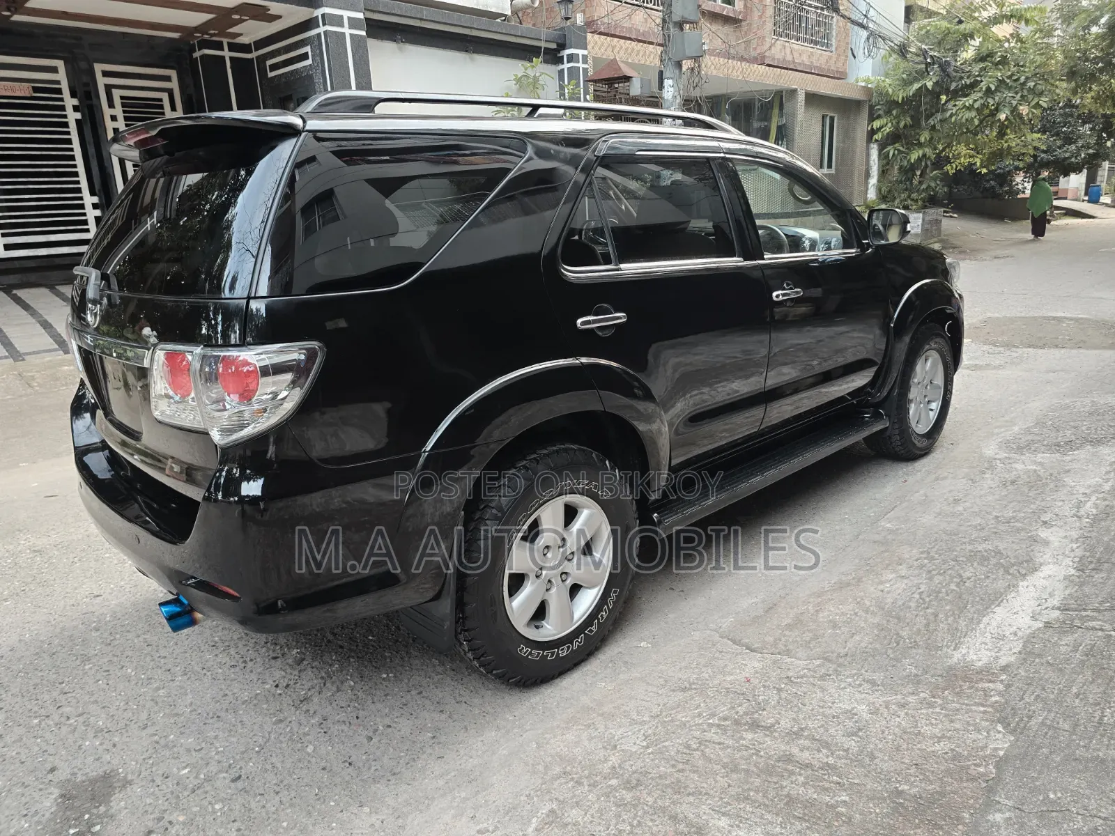 Toyota Fortuner 2013 Black