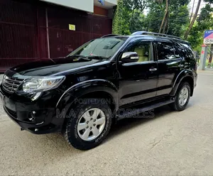 Toyota Fortuner 2013 Black