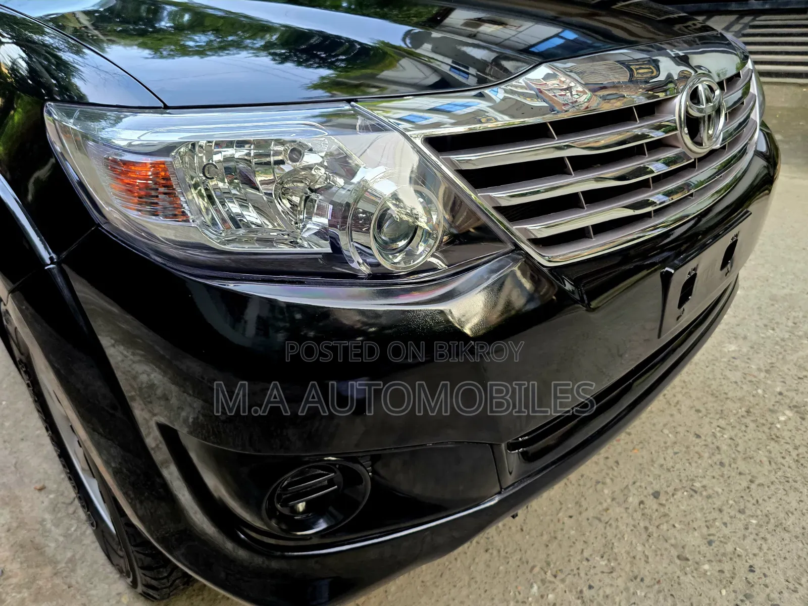 Toyota Fortuner 2013 Black