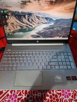 Desktop Computer HP 8GB AMD Ryzen 5 SSD 512GB