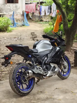 Yamaha R1 2024 Silver