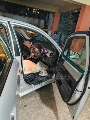 Toyota Axio 1.5 Hybrid 2WD 2014 Silver