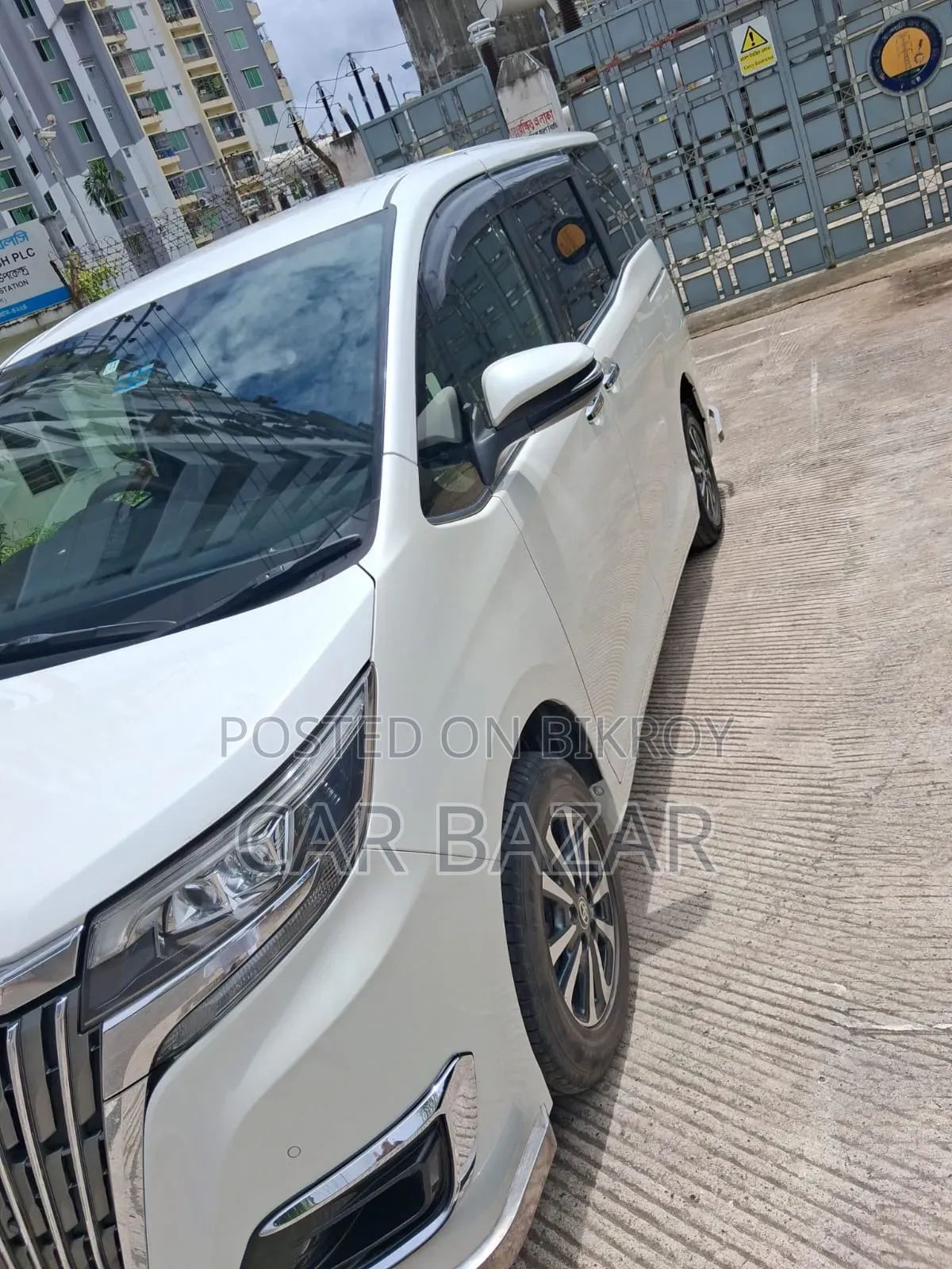 Toyota Noah 2.0 FWD (8 Seater) 2019 Pearl