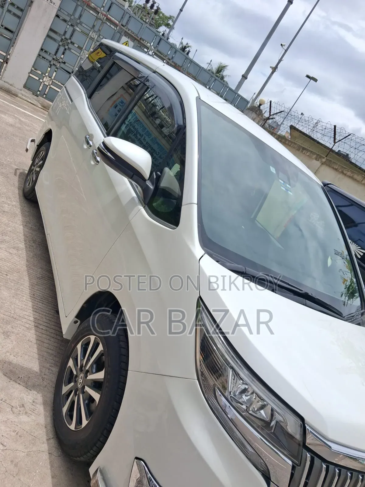 Toyota Noah 2.0 FWD (8 Seater) 2019 Pearl
