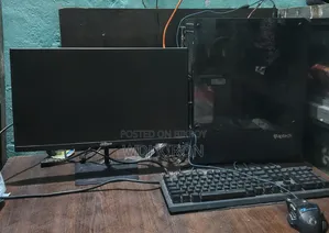 Desktop Computer MSI 8GB AMD Ryzen 5 SSD 512GB