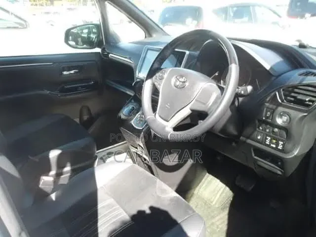 Toyota Noah 2.0 FWD (8 Seater) 2019 Pearl