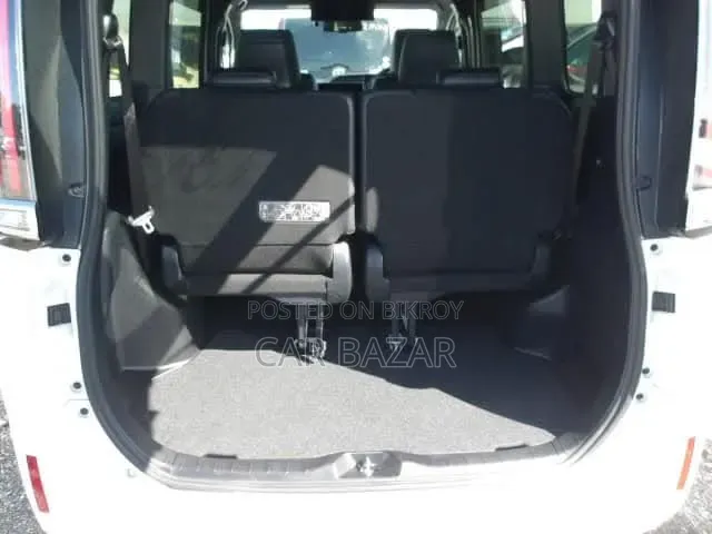 Toyota Noah 2.0 FWD (8 Seater) 2019 Pearl