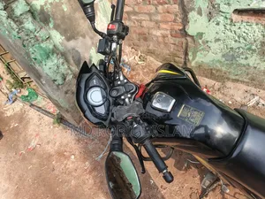 TVS Stryker 125 2021 Yellow