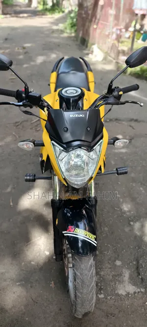 Suzuki Gixxer 2023 Yellow