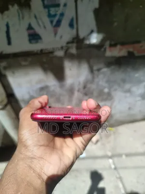 Apple iPhone XR 64 GB Red