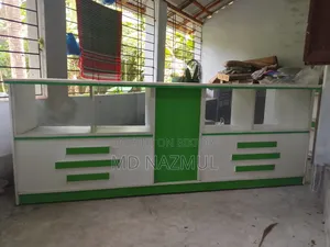 পারটেক্সের শোকেস ও কাউন্টার