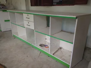 পারটেক্সের শোকেস ও কাউন্টার
