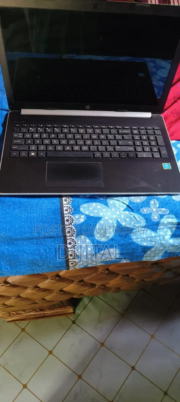 Laptop HP 240 G7 4GB Intel Pentium SSD 500GB