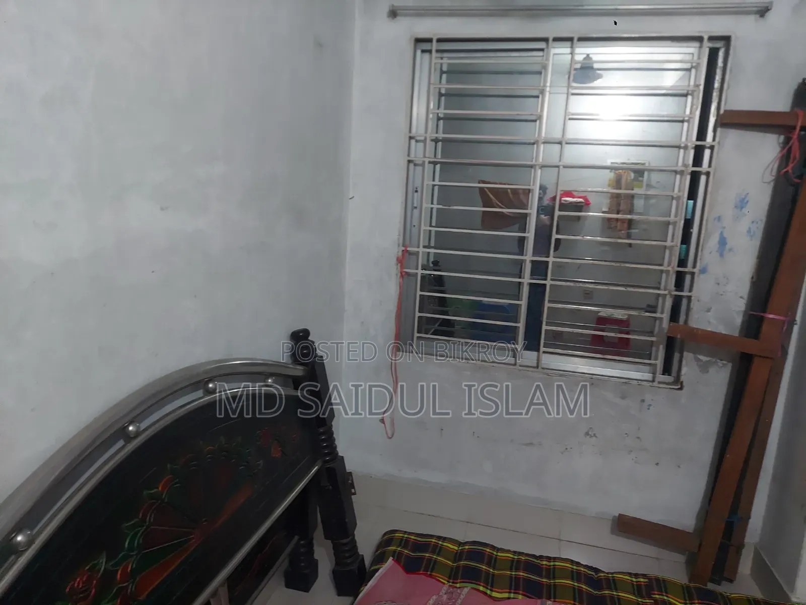 স্টিলের লেকার খাট