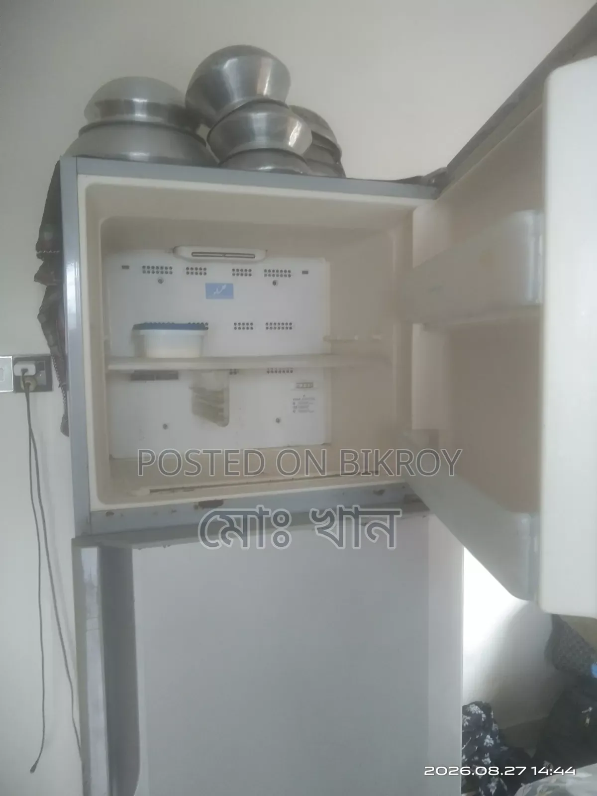 একটি ফ্রিজ বিক্রি হবে
