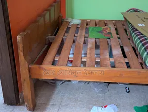 একটি খাট বিক্রয় করতে চাই
