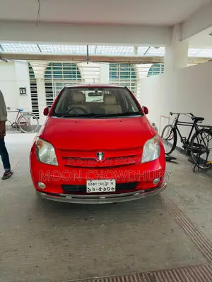 Toyota IST 2004 Red