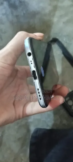 Realme 128 GB Silver