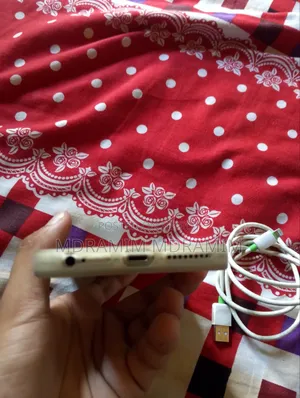 Apple iPhone 6 64 GB White