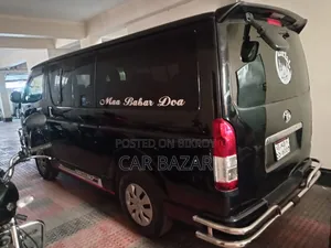 Toyota HiAce 2007 Black