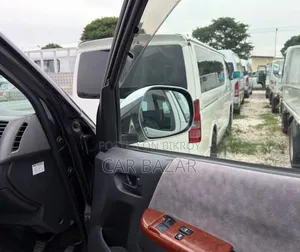 Toyota HiAce 2007 Black