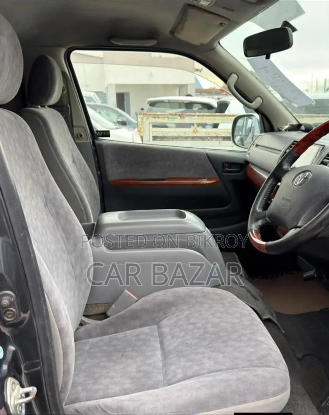 Toyota HiAce 2007 Black