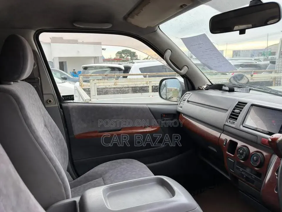 Toyota HiAce 2007 Black