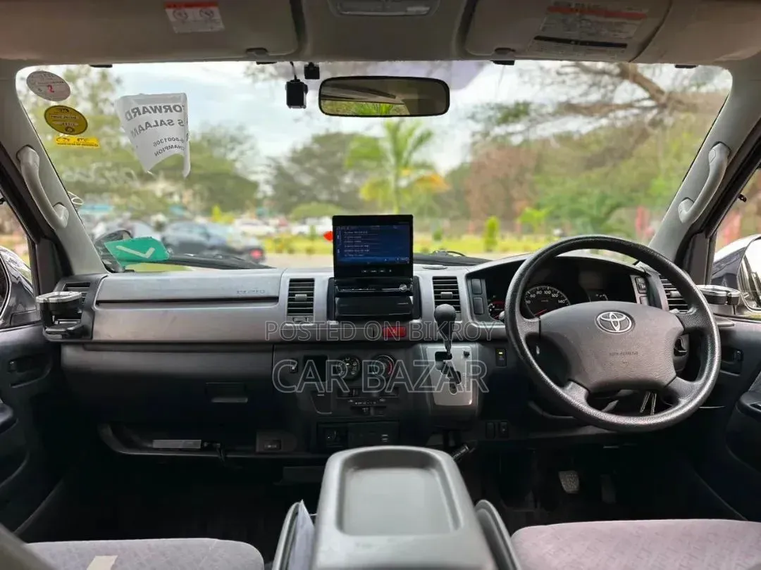 Toyota HiAce 2007 Black