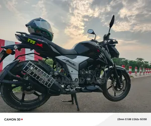 TVS Apache RTR 160 4V 2022 Black