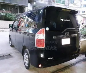 Toyota Noah 2.0 158hp FWD (7 Seater) 2009 Black