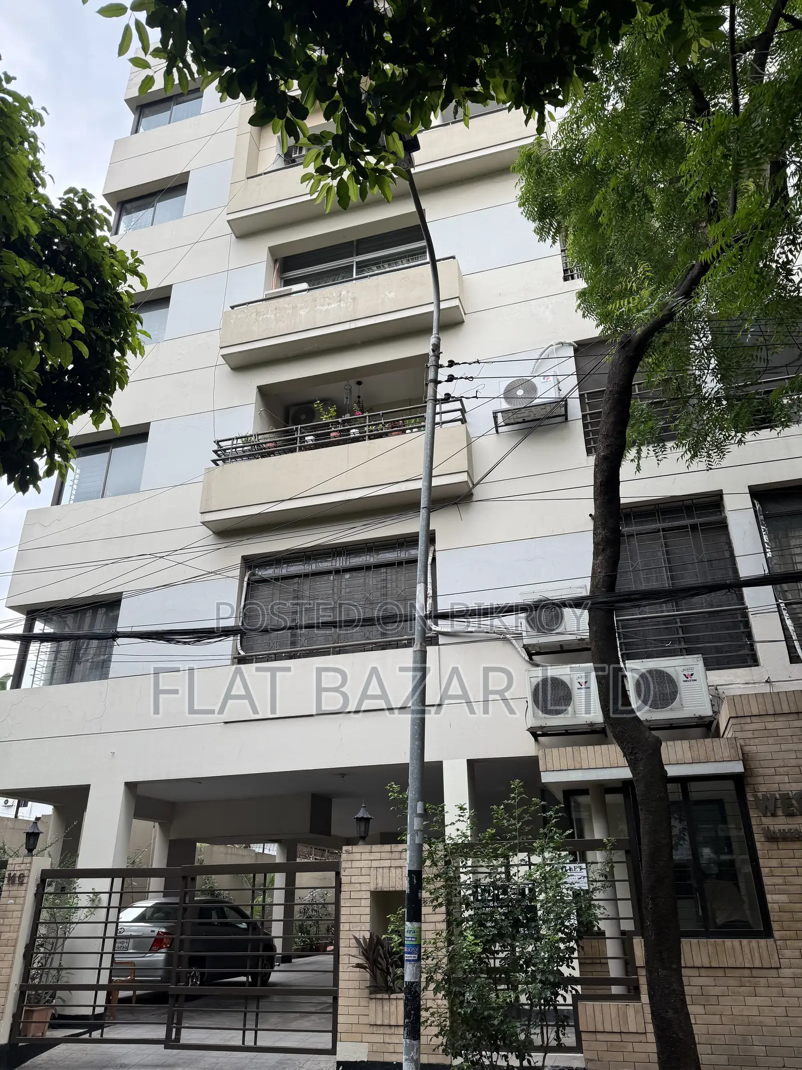 20bdrm House in Baridhara for sale